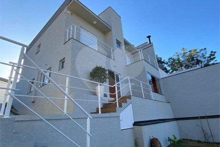 Sobrado à venda com 3 quartos, sendo 1 suíte, em Jardim do Lago, Atibaia, SP