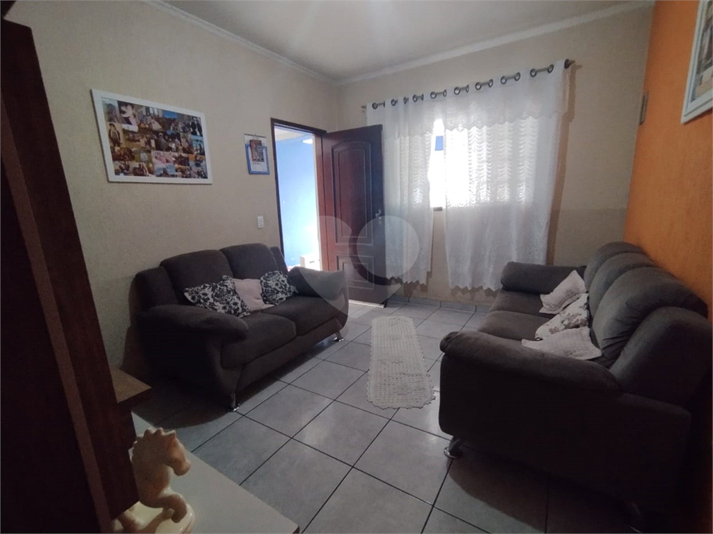 Sobrado à venda com 3 quartos, sendo 1 suíte, em Biritiba, Poá, SP