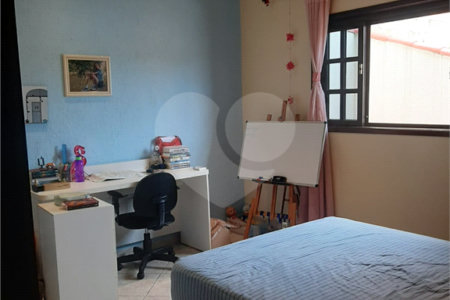 Casa à venda com 3 quartos, sendo 1 suíte,  em Residencial Colinas, Mogi das Cruzes, SP