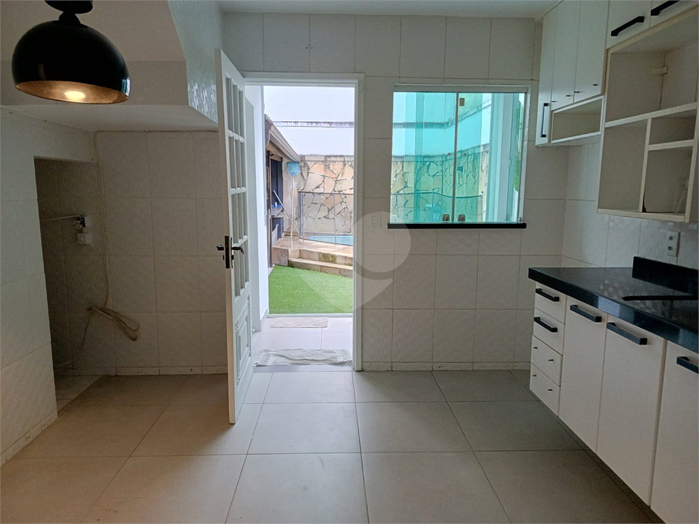 Casa à venda com 3 quartos, sendo 1 suíte, no condomínio Paraíso Classe A, Rio de Janeiro - RJ
