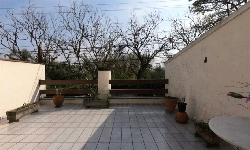 Casa à venda com 3 suítes em Jardim Namba, São Paulo, SP