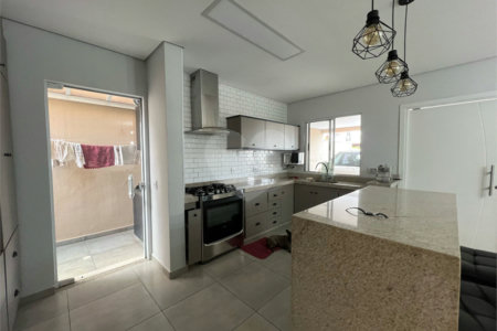 Casa à venda com 3 quartos, sendo 2 suítes,  no condomínio Villa Bella, Sorocaba - SP