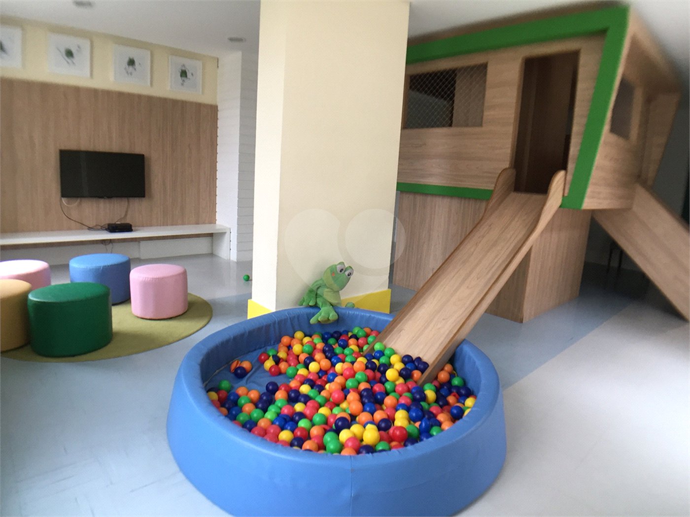 Apartamento à venda com 3 suítes em Barra Funda, São Paulo, SP