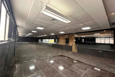 Prédio Corporativo em Santos | 4 Pavimentos | Galpão com Pé-Direito Duplo | Estrutura para +200 Pessoas | Compra Ou Locação