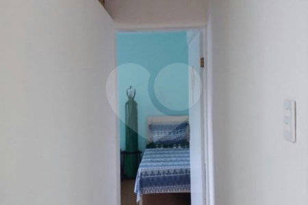 Casa à venda com 4 quartos, sendo 1 suíte,  em Jardim Helga, São Paulo, SP