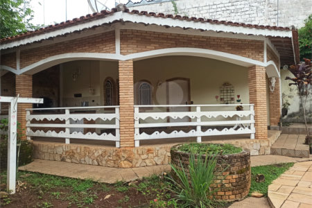 Casa Térrea à venda com 4 quartos, sendo 2 suítes,  em Jardim Paulista, Atibaia, SP