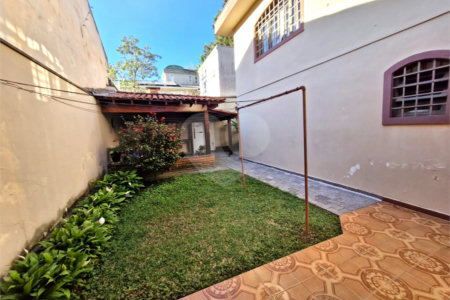 Casa à venda com 4 quartos, sendo 1 suíte, em Alto da Boa Vista, São Paulo, SP