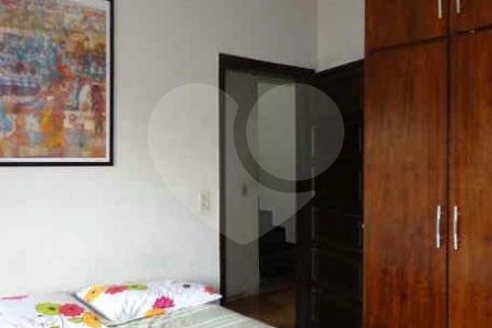 Casa à venda com 3 quartos, sendo 1 suíte,  em Jardim Londrina, São Paulo, SP