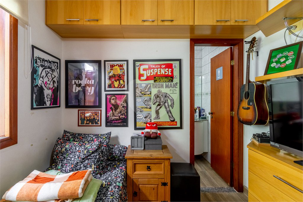 Sobrado à venda com 4 quartos, sendo 3 suítes, em Vila Gustavo, São Paulo, SP