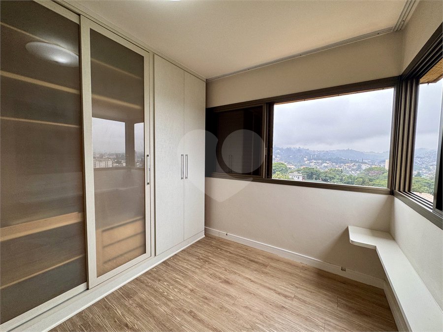 Apartamento à venda com 4 quartos, sendo 1 suíte,  em Horto Florestal, São Paulo, SP