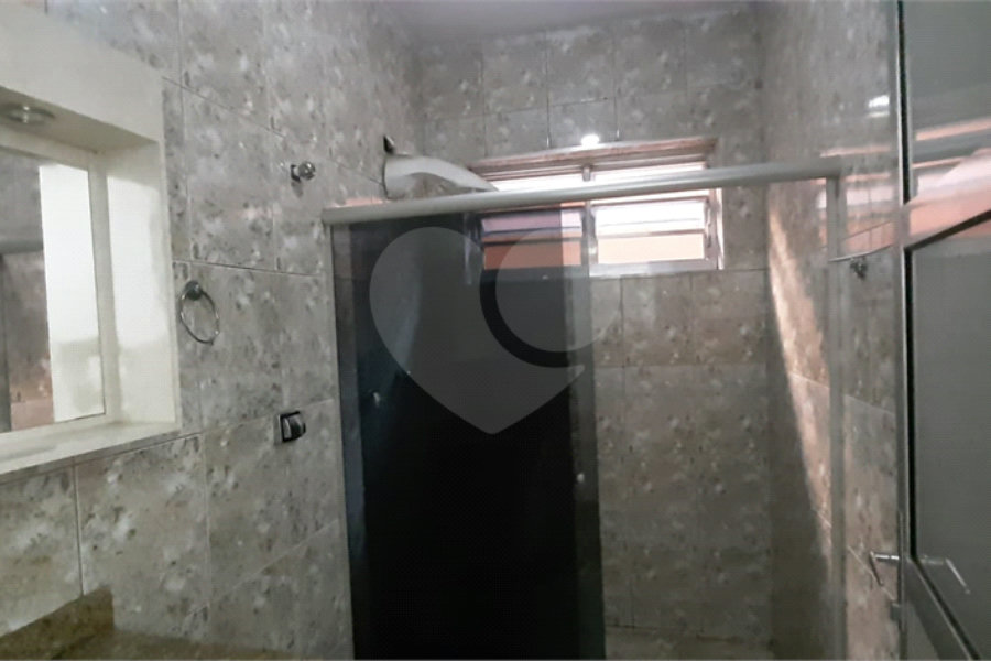 Sobrado à venda com 3 quartos em Jardim Guairaca, São Paulo, SP