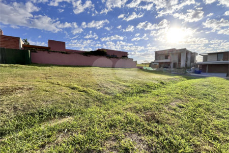 Terreno à venda no condomínio Villa dos Pinheiros, Indaiatuba - SP