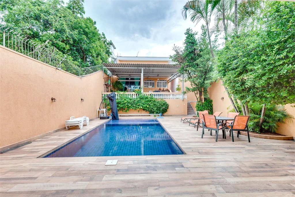 Casa à venda com 4 quartos, sendo 1 suíte,  em Brooklin Paulista, São Paulo, SP