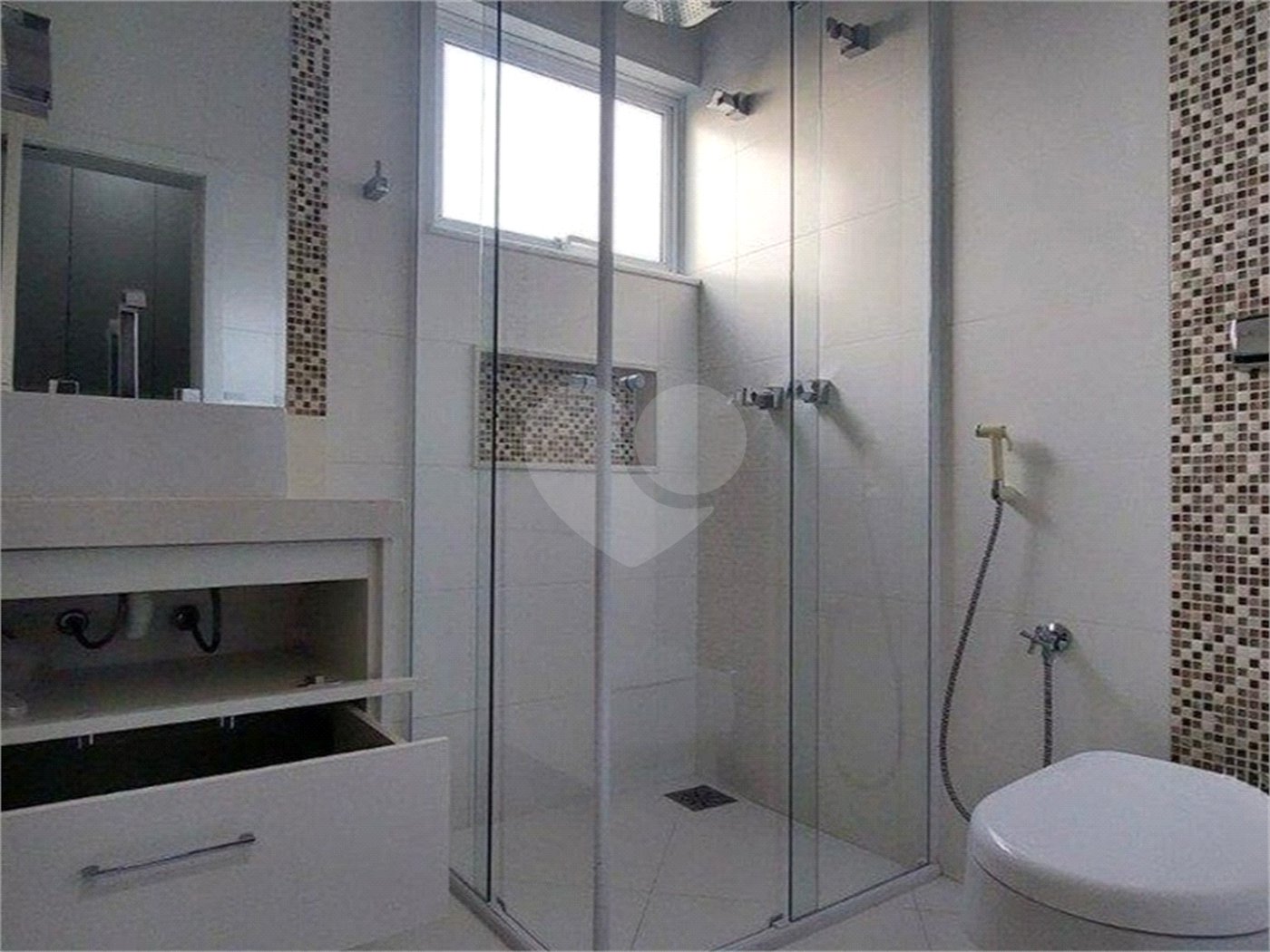 Casa à venda ou para alugar com 3 suítes no condomínio Mont Blanc, Sorocaba - SP