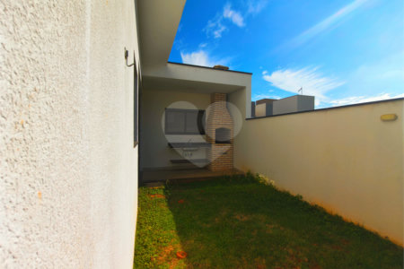 Casa à venda com 3 quartos, sendo 1 suíte, no condomínio Terras de São Francisco, Sorocaba - SP