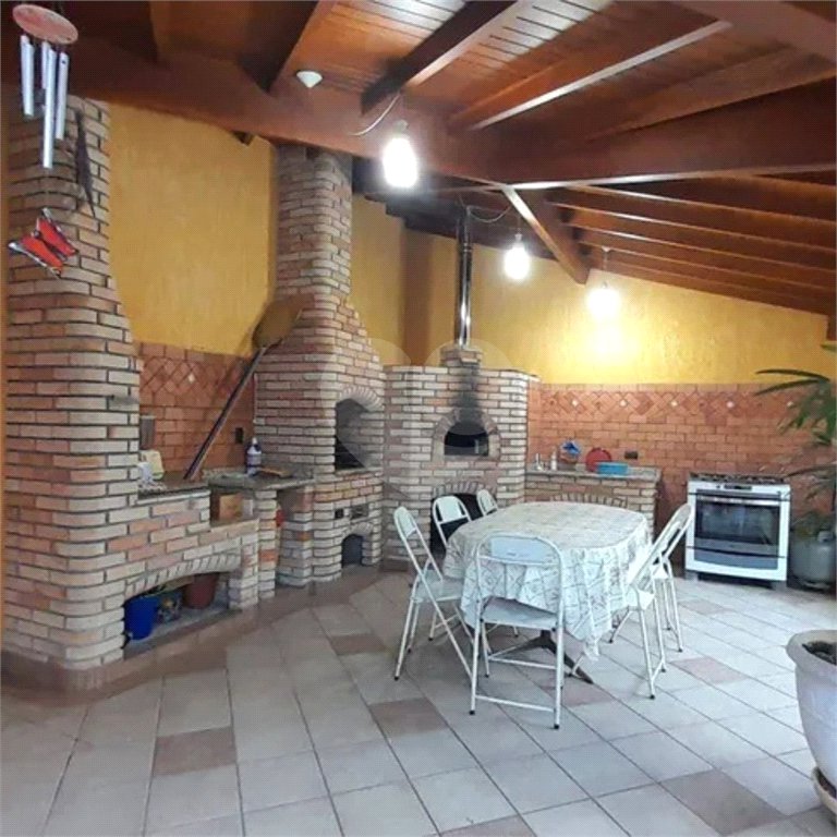 Sobrado à venda com 4 quartos, sendo 1 suíte, em Jardim Pinheiros, São Paulo, SP