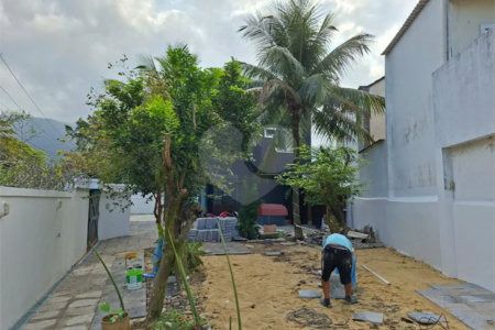 Casa à venda com 3 quartos, sendo 1 suíte, em Vargem Pequena, Rio de Janeiro, RJ