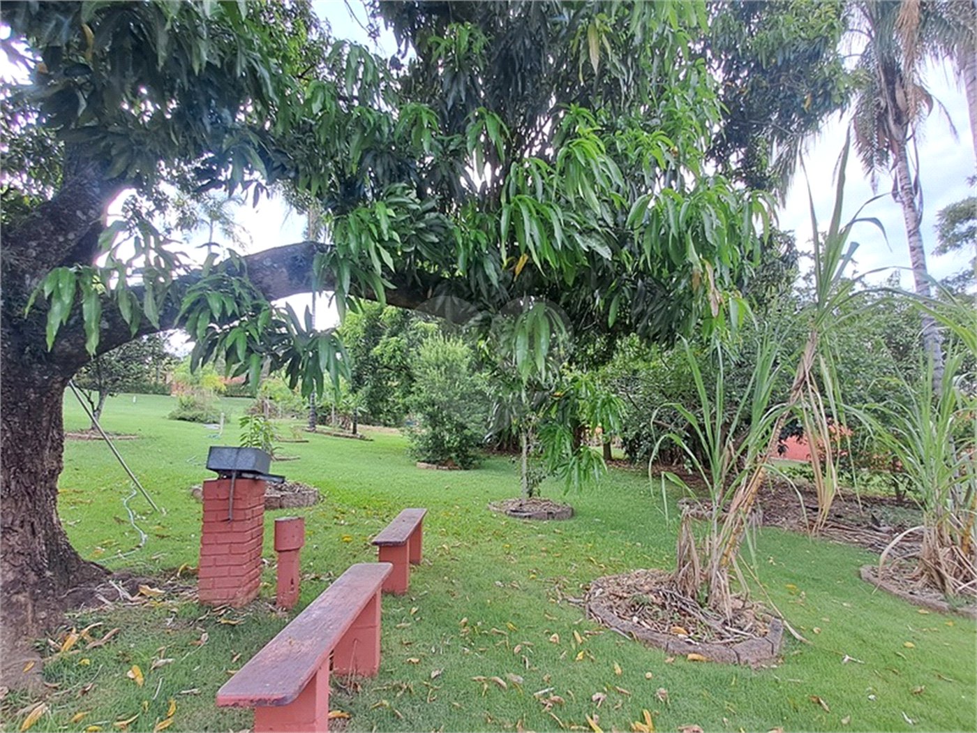 Casa à venda com 3 quartos, sendo 1 suíte, no condomínio Residencial Vale das Laranjeiras, Indaiatuba - SP