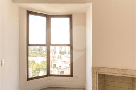 Duplex à venda com 6 quartos, sendo 4 suítes,  em Vila Andrade, São Paulo, SP