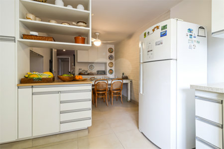 Apartamento à venda com 4 quartos, sendo 2 suítes, em Moema, São Paulo, SP