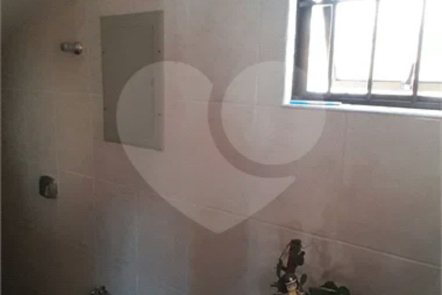 Sobrado à venda com 3 quartos, sendo 1 suíte, em Vila Isabela, Campos do Jordão, SP