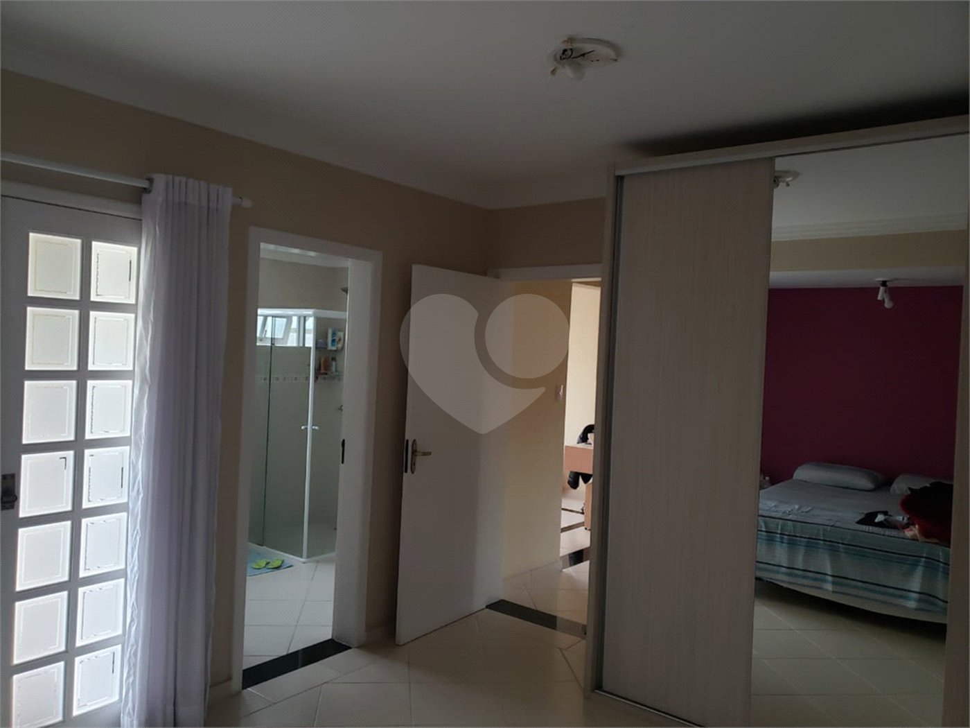 Casa à venda com 6 quartos, sendo 3 suítes, em Alto Ipiranga, Mogi das Cruzes, SP