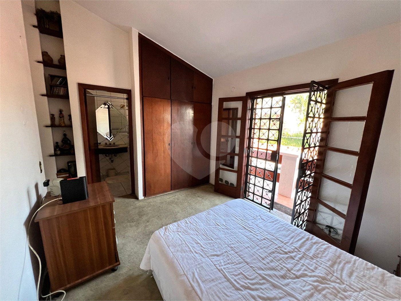 Casa à venda com 4 quartos, sendo 3 suítes, em Chácara Monte Alegre, São Paulo, SP