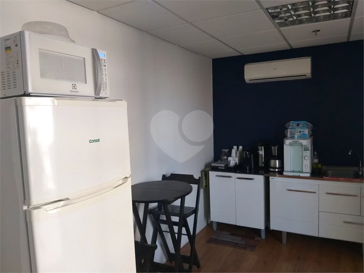 Conjunto comercial duplex à venda na Aclimação. Andar inteiro, puro charme!