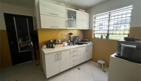 Sobrado à venda com 3 quartos, sendo 1 suíte,  em Jardim das Vertentes, São Paulo, SP