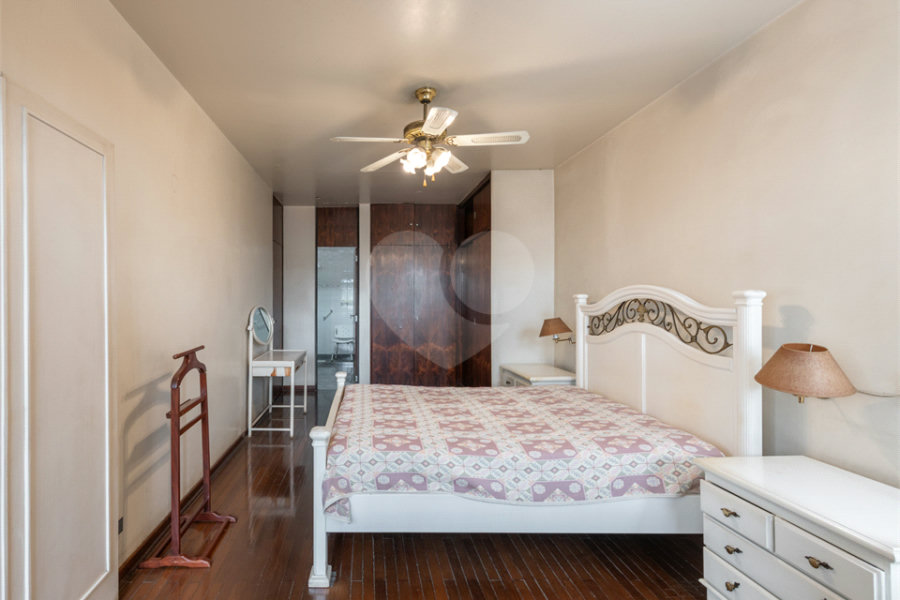 Casa Térrea à venda com 7 quartos, sendo 1 suíte, em Santana, São Paulo, SP