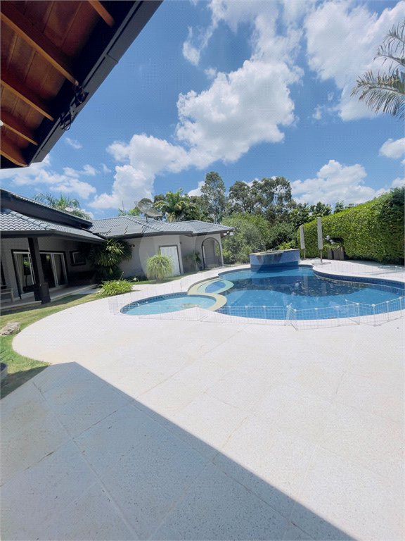 Casa à venda ou para alugar com 3 quartos, sendo 2 suítes, no condomínio Haras Paineiras, Salto - SP
