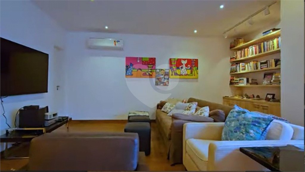Casa à venda com 4 quartos, sendo 1 suíte, em Jardim Europa, São Paulo, SP