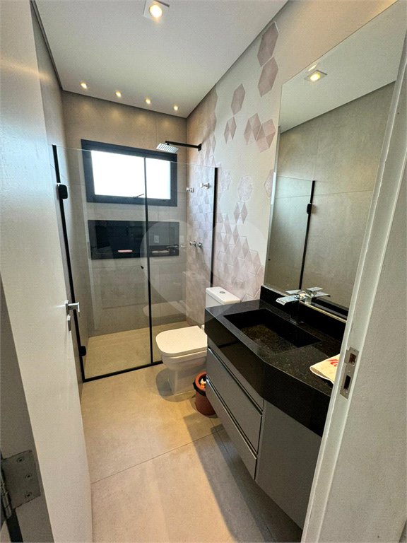 Casa à venda com 4 quartos, sendo 3 suítes, no condomínio Vilagio Ipanema 1, Araçoiaba da Serra - SP