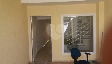 Sobrado à venda com 3 suítes em Vila Romero, São Paulo, SP