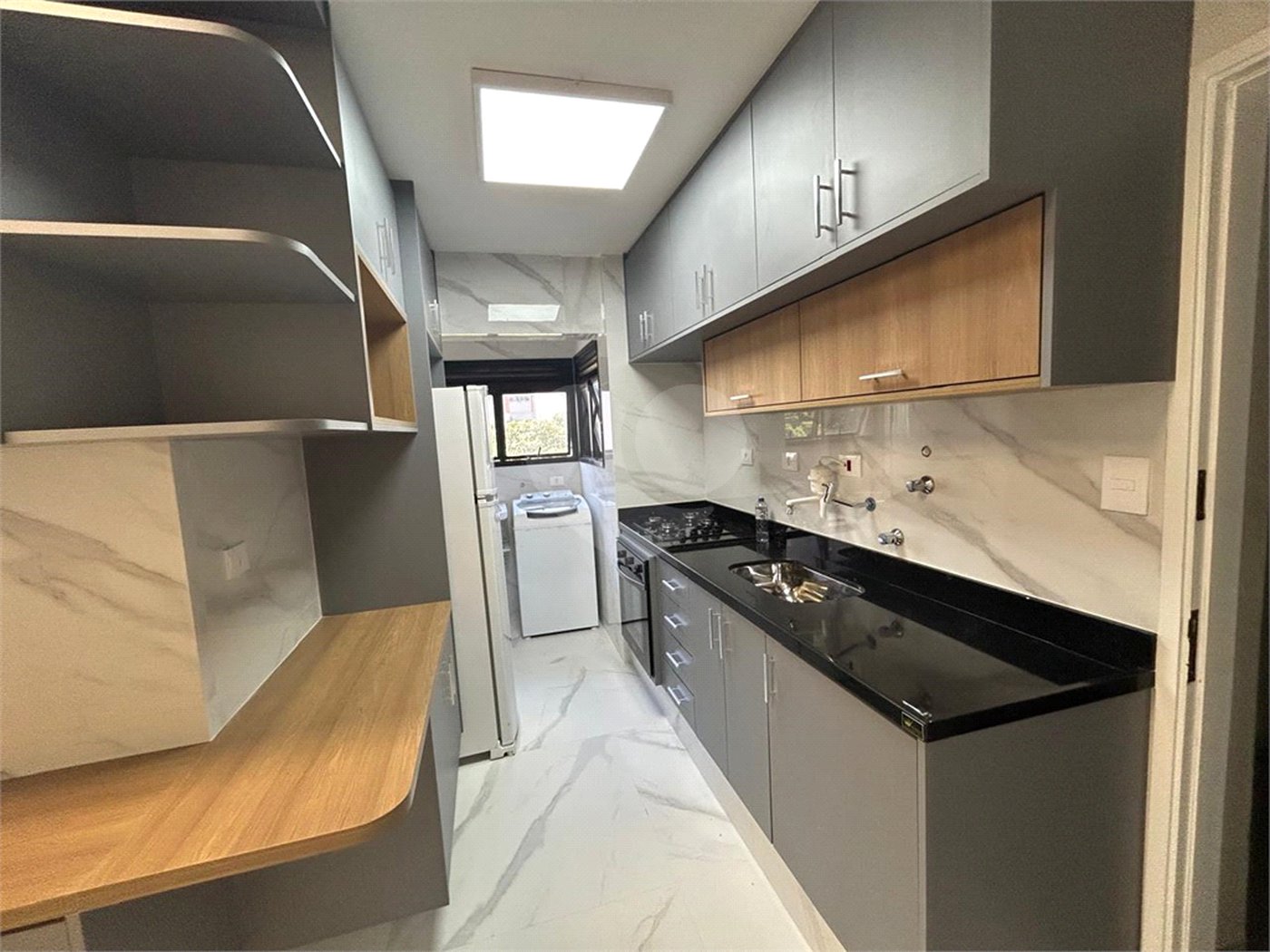 Apartamento para alugar com 3 quartos, sendo 1 suíte,  em Pinheiros, São Paulo, SP