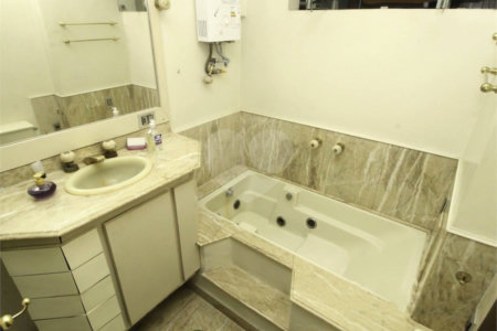 Apartamento à venda com 4 quartos, sendo 1 suíte, em Tijuca, Rio de Janeiro, RJ