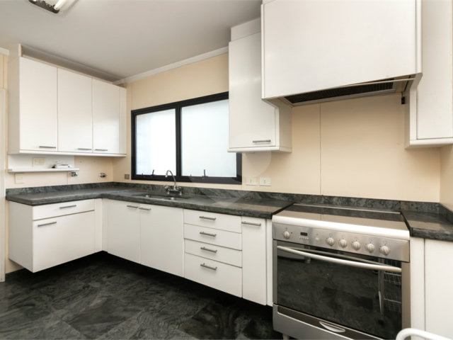 Apartamento à venda com 4 quartos, sendo 3 suítes,  em Higienópolis, São Paulo, SP
