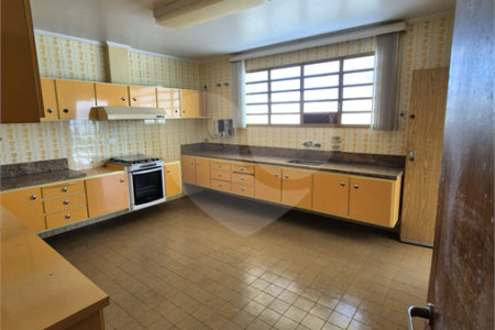 Casa à venda com 4 quartos, sendo 1 suíte, no Centro, Mogi das Cruzes, SP