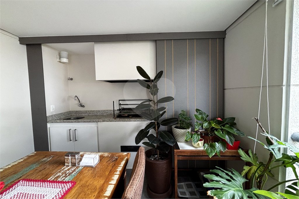 Apartamento para alugar com 3 suítes em Vila Romana, São Paulo, SP