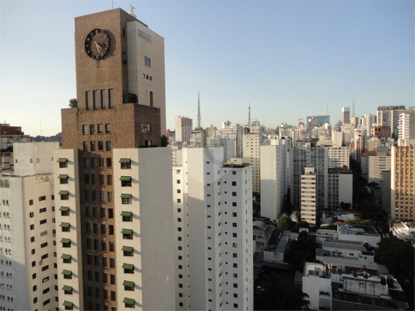 Apartamento para alugar com 3 suítes em Jardim América, São Paulo, SP