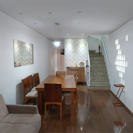 Casa à venda com 3 quartos, sendo 1 suíte, no condomínio Villagio Esperanza, Guarulhos - SP