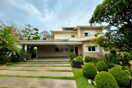 Casa à venda com 5 quartos, sendo 4 suítes, no condomínio Porto Atibaia, Atibaia - SP