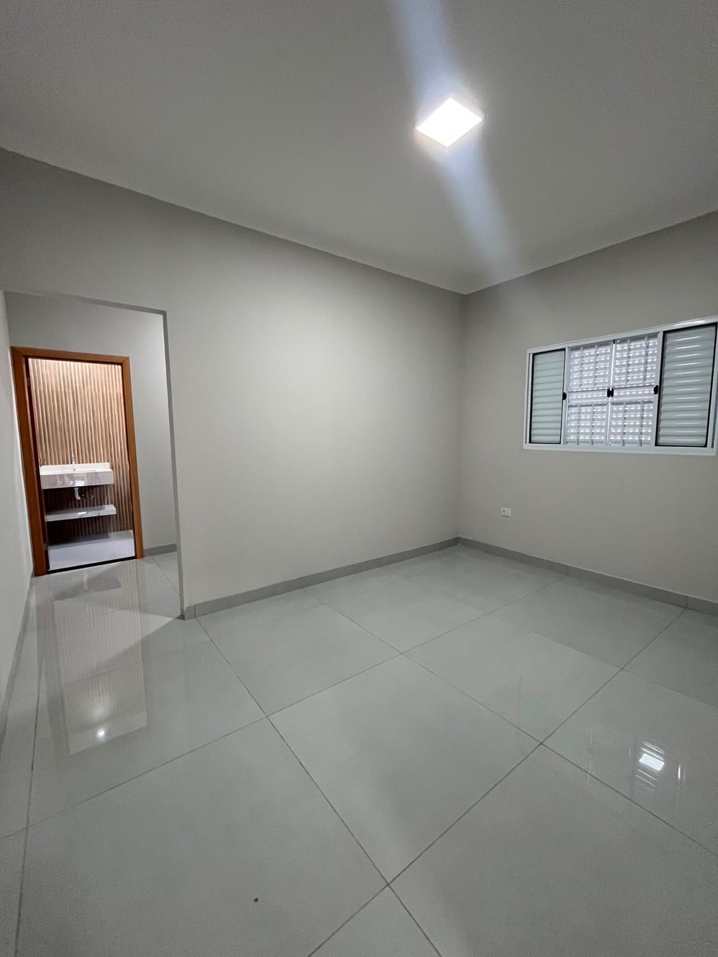 Casa à venda com 3 quartos, sendo 1 suíte,  em Bela Vista da Lagoa, Três Lagoas, MS