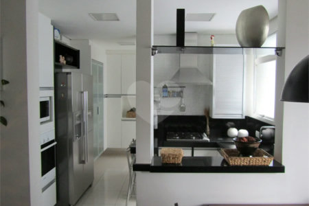 Cobertura Duplex com 126,metros quadrados próximo ao Shopping Pátio Paulista.