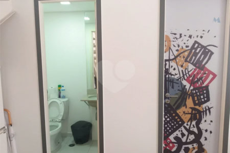 Conjunto comercial duplex à venda na Aclimação. Andar inteiro, puro charme!