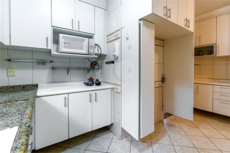 Casa à venda com 3 quartos, sendo 1 suíte, em São Judas, São Paulo, SP