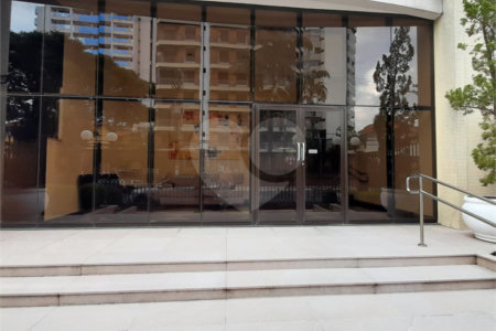 Apartamento à venda com 3 quartos, sendo 1 suíte, em Campo Belo, São Paulo, SP