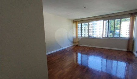 Apartamento à venda com 4 quartos, sendo 1 suíte,  em Tijuca, Rio de Janeiro, RJ