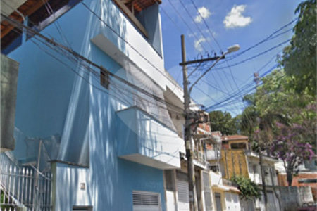 Sobrado à venda com 3 quartos, sendo 1 suíte, em Parque Ramos Freitas, São Paulo, SP