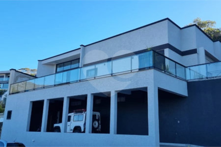 Casa à venda com 4 suítes no condomínio Osato, Atibaia - SP